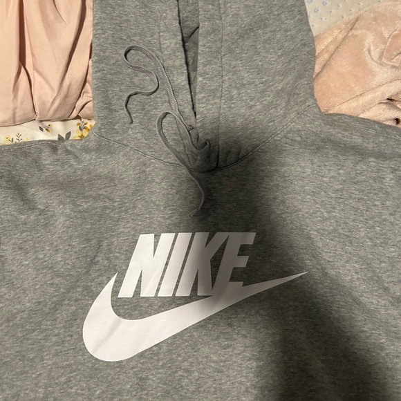 NIKE MENS GRAY SPORTSWEAR CLUB FLEECE GRAPHIC HOODIE - Picture 3 of 5
